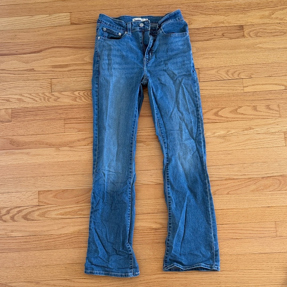 Levis High Rise Bootcut - 28